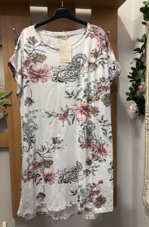 Új női tunika vagy ruha